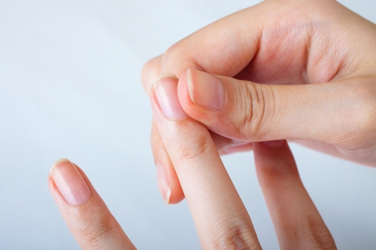 爪を噛む癖が歯並びに影響爪噛みを直す方法とは キレイスタイルニュース