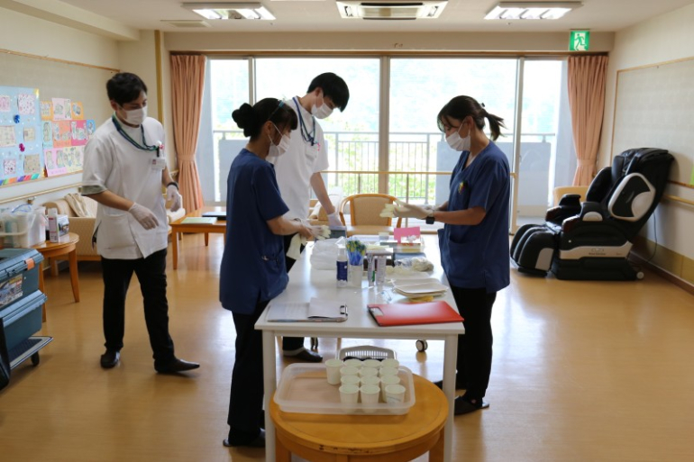 訪問歯科の様子2